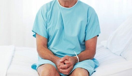 Un bărbat cu prostatită